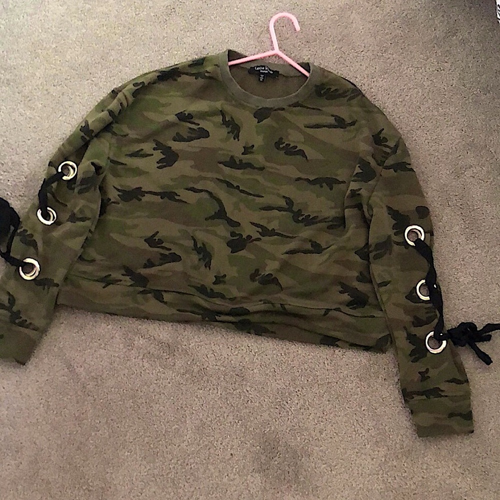 💚NEW💚 Camouflage Comfy Laced Sweater